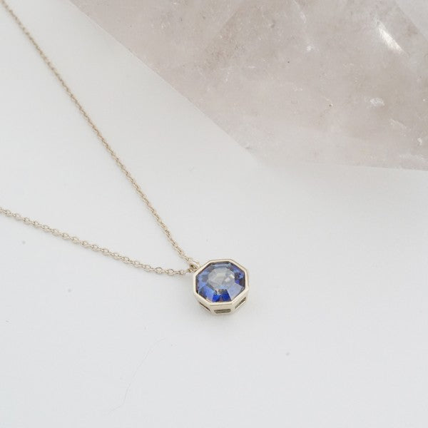 Ode to Rose Blue Crystla Necklace